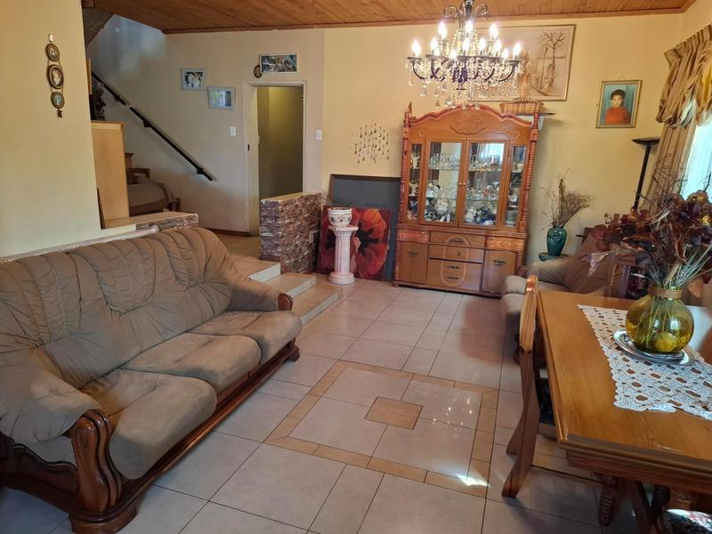 7 Bedroom Property for Sale in Riverton Western Cape